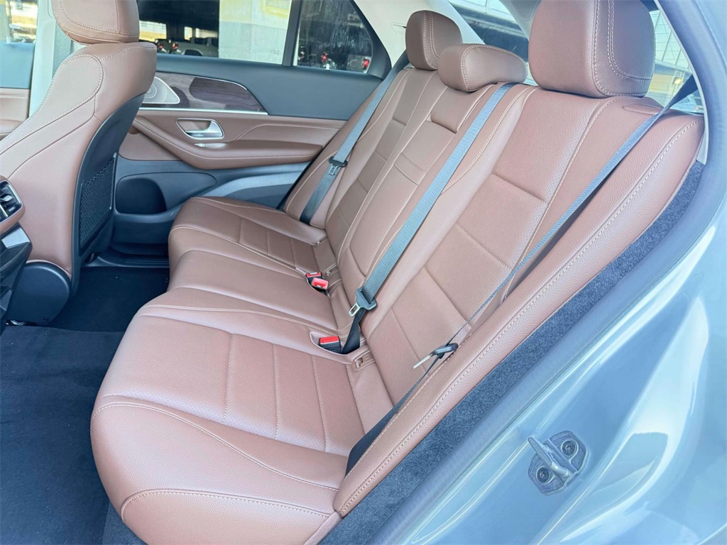 2026 Mercedes Benz GLE 450 4MATIC photo 4