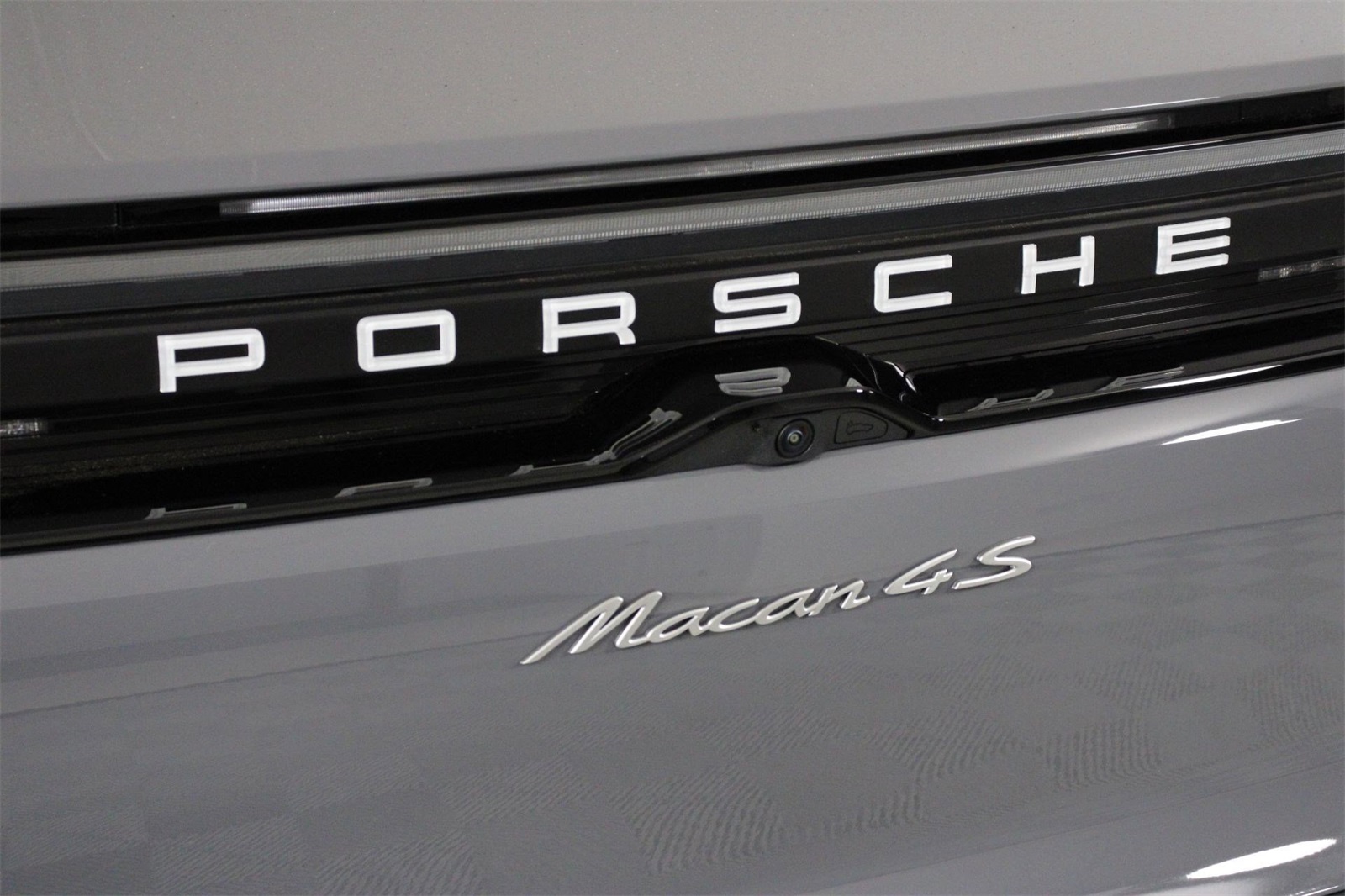 2025 Porsche Macan Electric photo 22