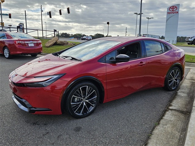 2024 Toyota Prius XLE photo 3