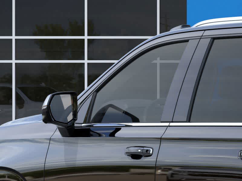 2025 Chevrolet Suburban Premier photo 11
