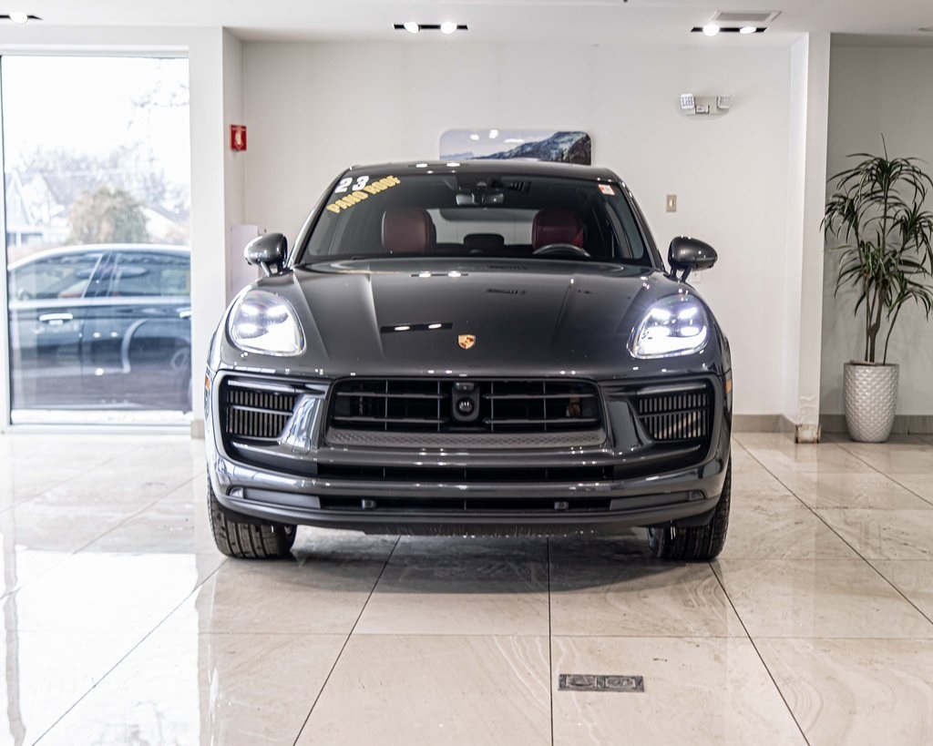 2023 PORSCHE MACAN - Image 2