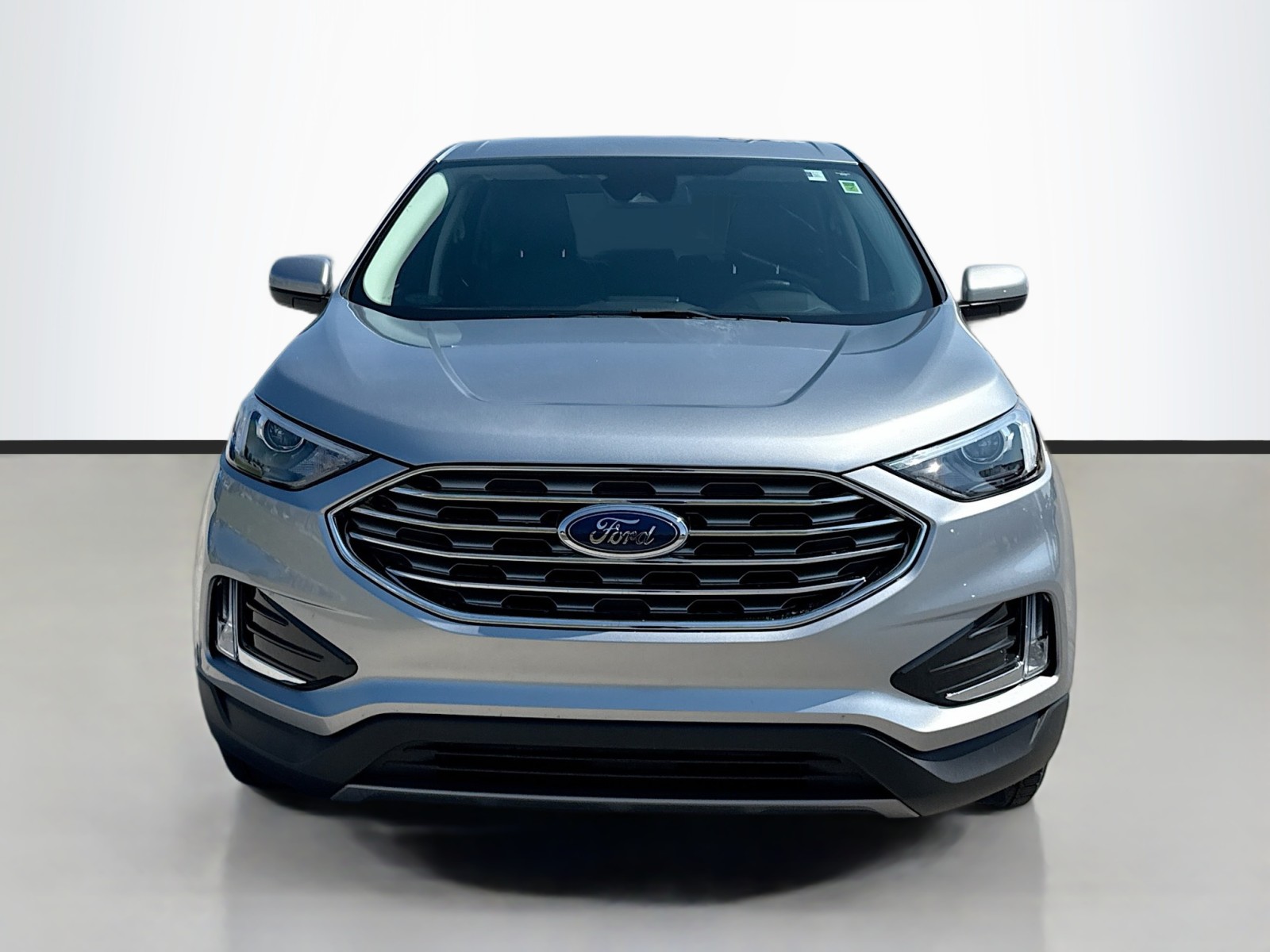 2022 Ford Edge SEL photo 2