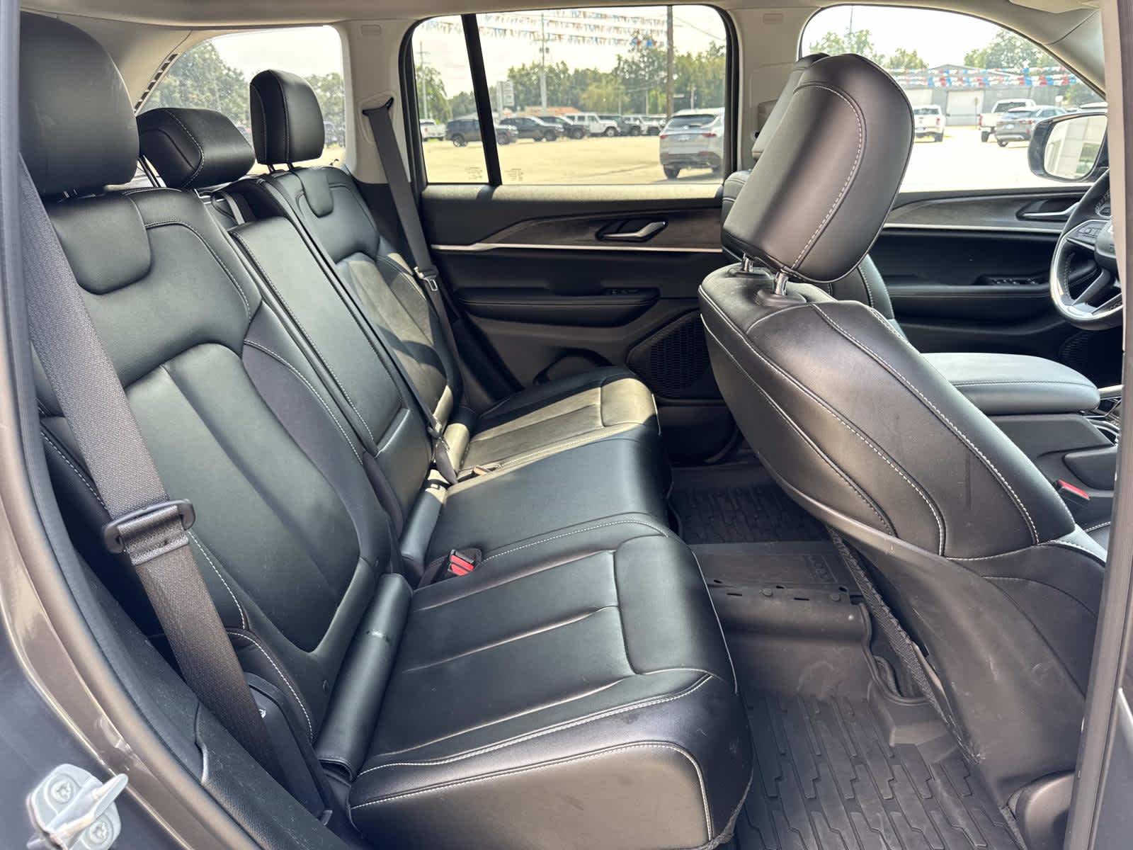 2023 Jeep Grand Cherokee Limited photo 17