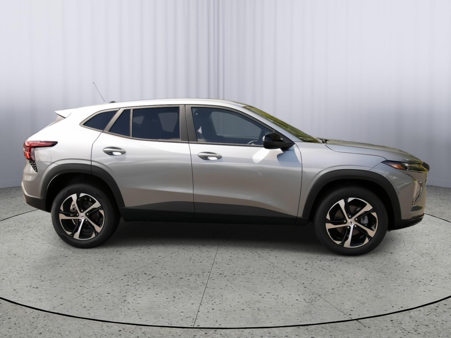 2025 Chevrolet Trax photo 8