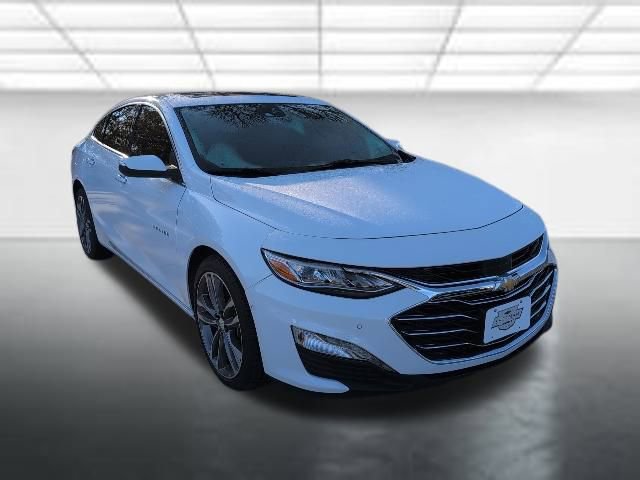 2022 Chevrolet Malibu Premier's photo