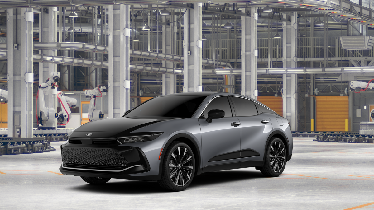 2026 Toyota Crown Platinum's photo