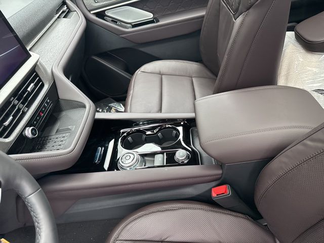 2025 Ford Explorer Platinum photo 4