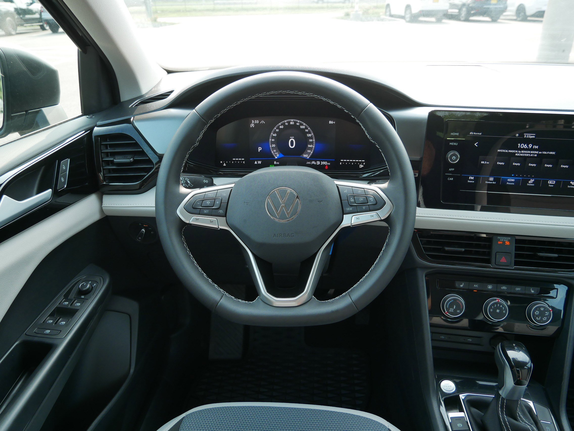 2025 Volkswagen Taos S photo 10