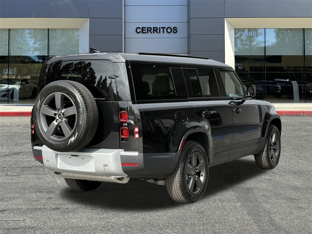 2025 Land Rover Defender 130 S photo 5