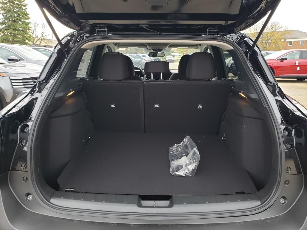 2026 Nissan Kicks SV photo 2