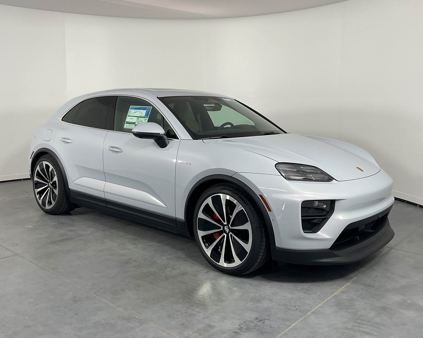 2025 Porsche Macan Electric photo 9