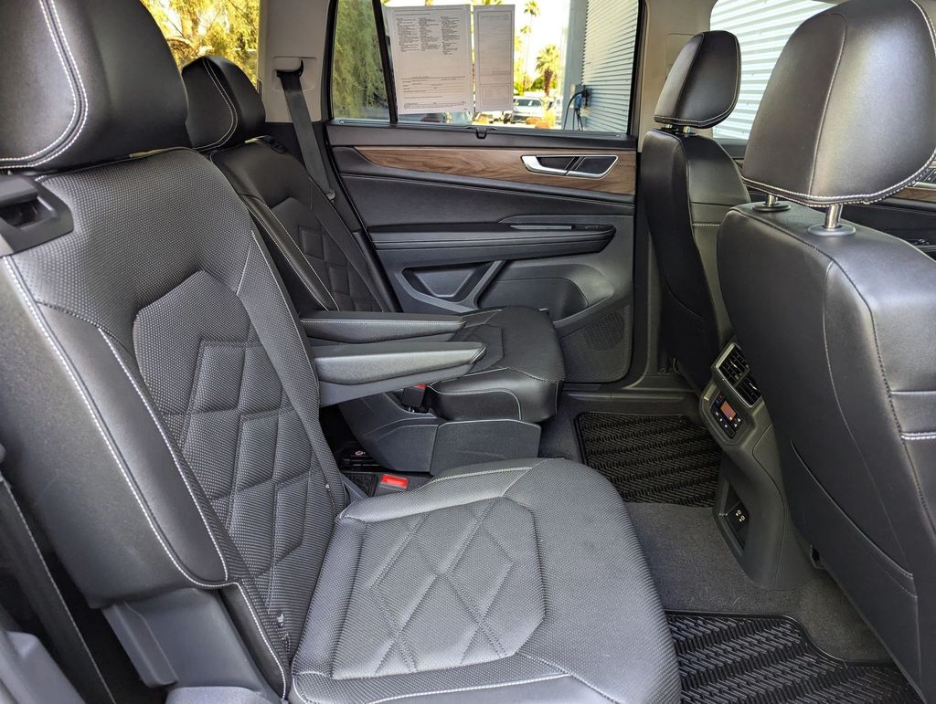 2024 Volkswagen Atlas SE Technology photo 19
