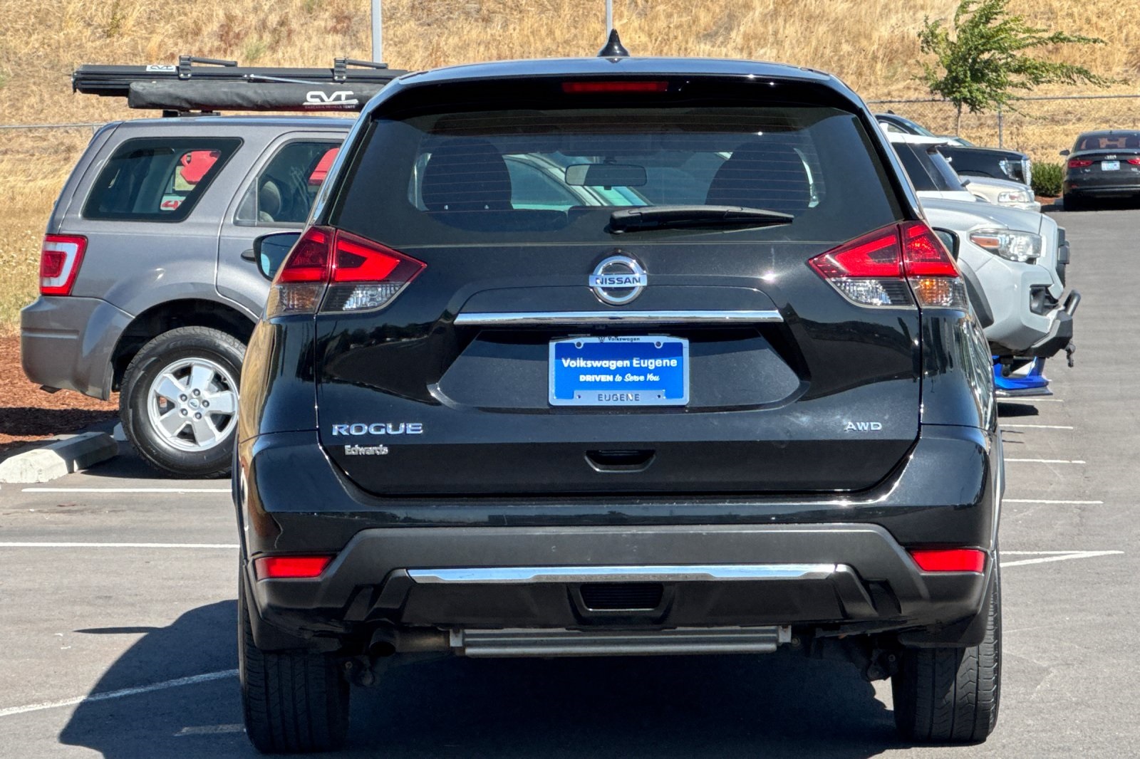 2018 Nissan Rogue S photo 2