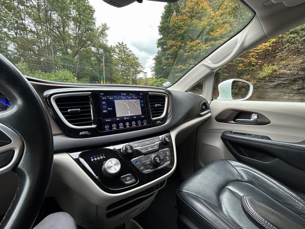 2018 Chrysler Pacifica Touring L photo 13