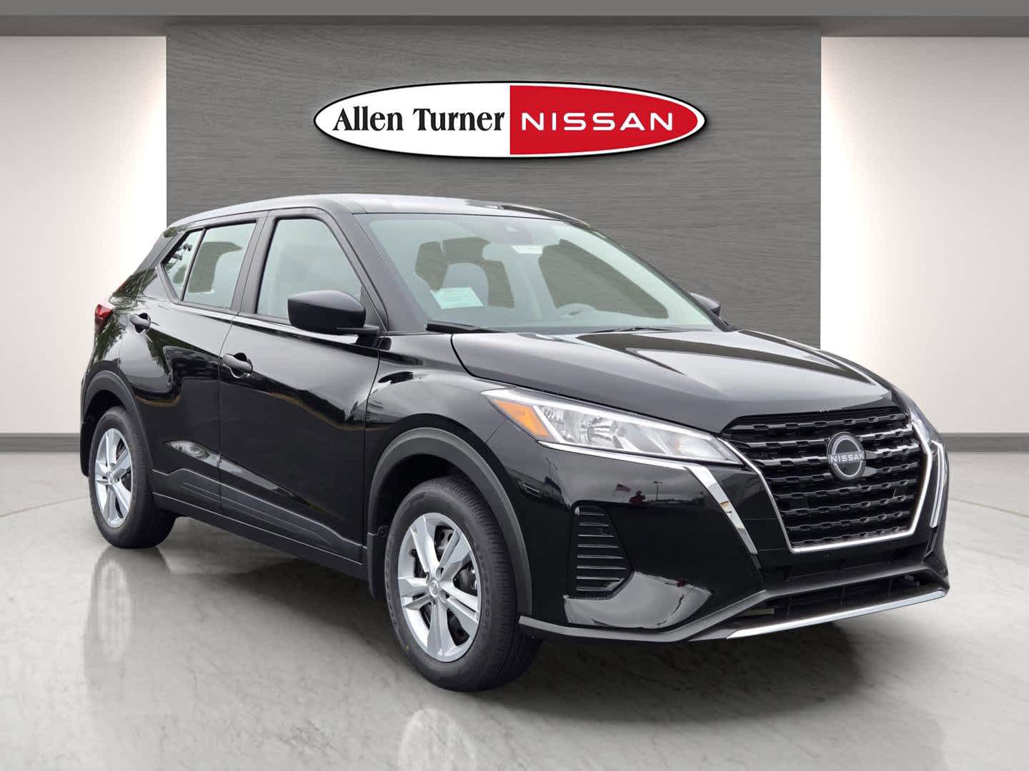 2025 Nissan KICKS PLAY Base's photo