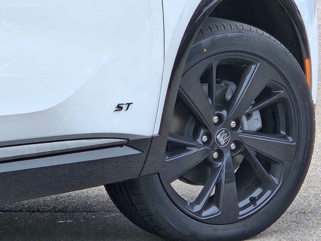 2025 Buick Envision Sport Touring photo 10