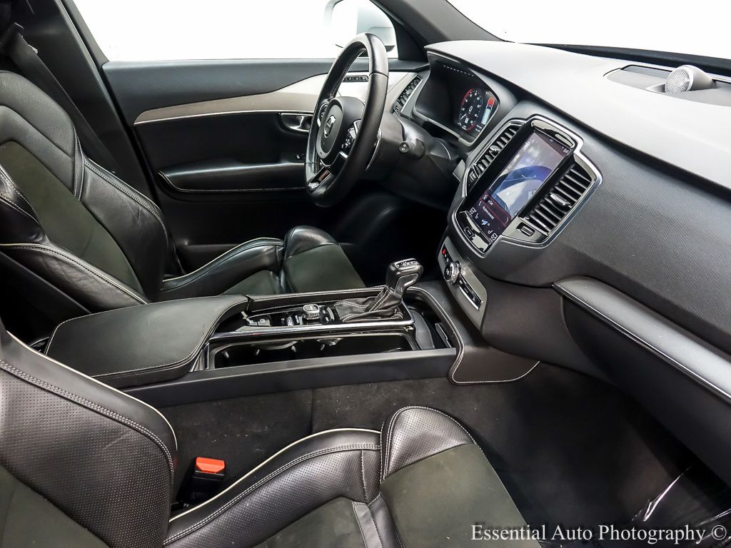 2016 Volvo XC90 T6 R-Design photo 23