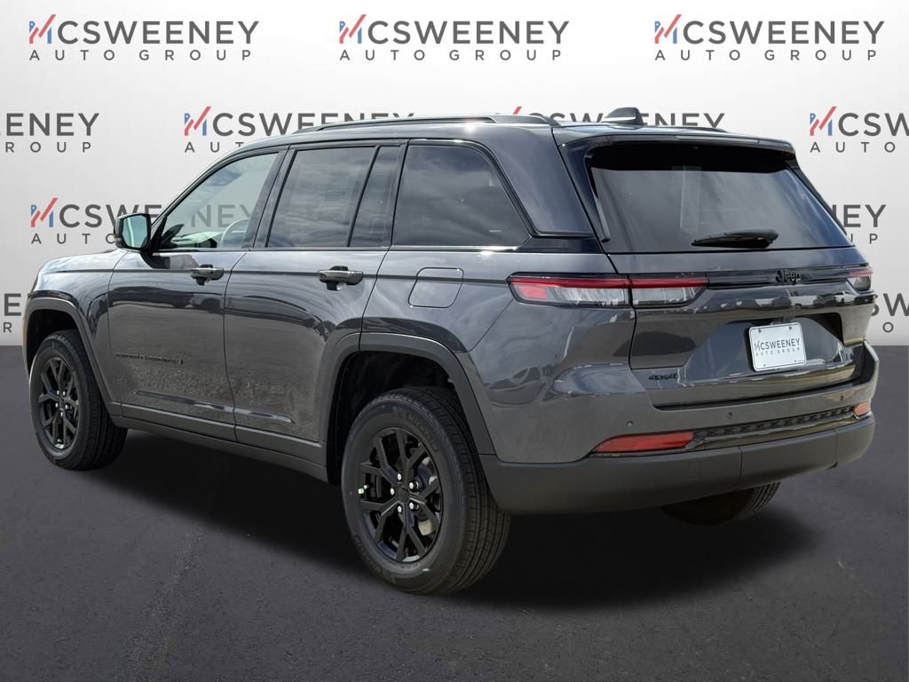 2025 Jeep Grand Cherokee Altitude photo 3
