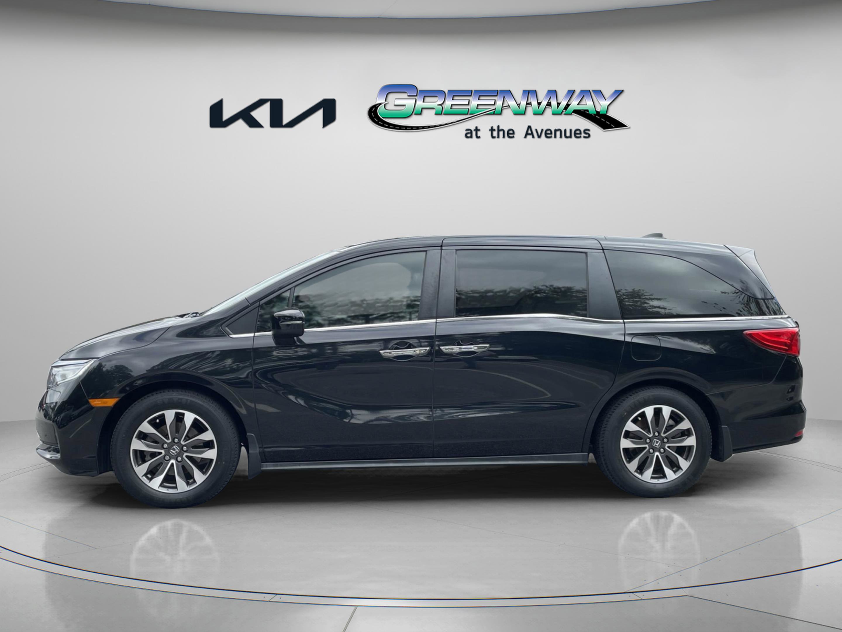 2022 Honda Odyssey EX-L photo 2
