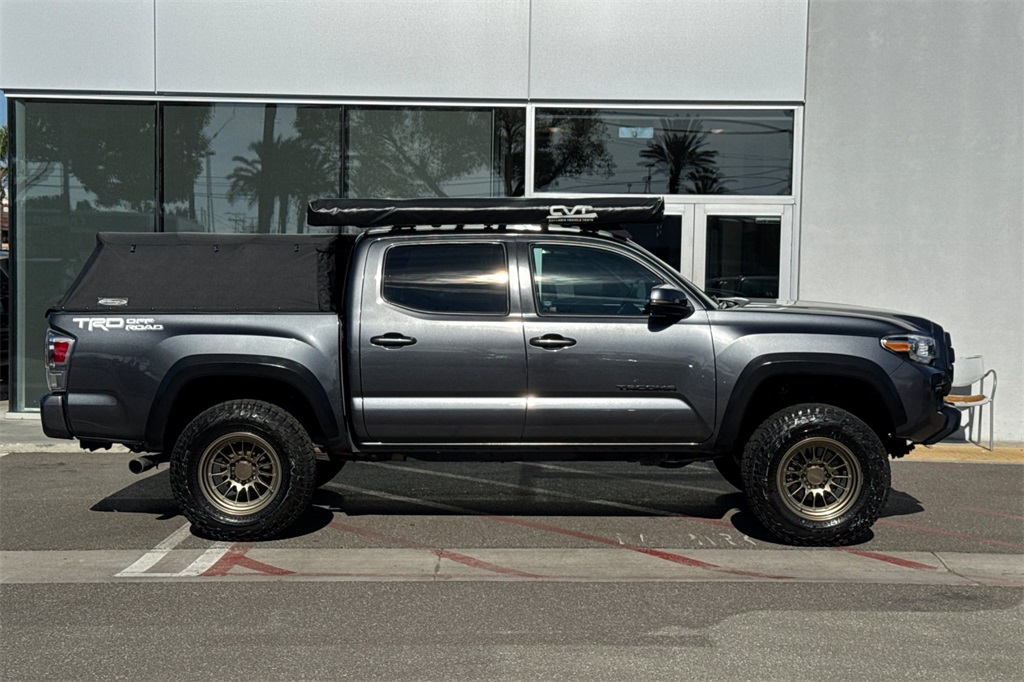 2021 Toyota Tacoma TRD Off-Road photo 3