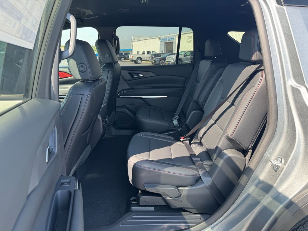 2025 Chevrolet Traverse Z71 photo 9