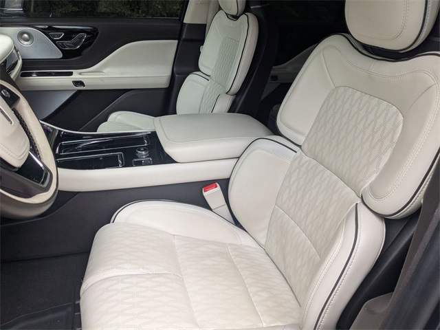 2020 Lincoln Aviator Black Label photo 19