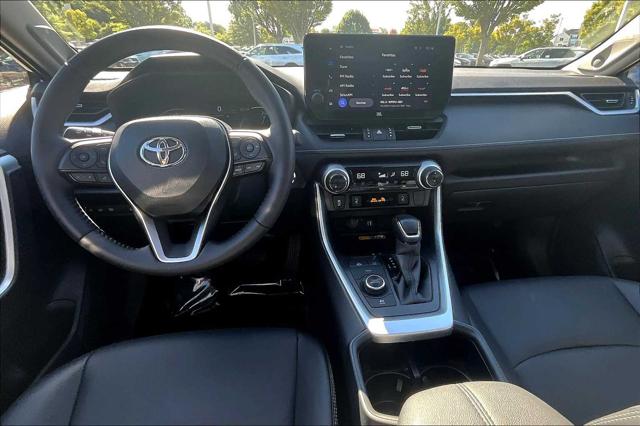 2025 Toyota RAV4 Hybrid XLE Premium photo 15