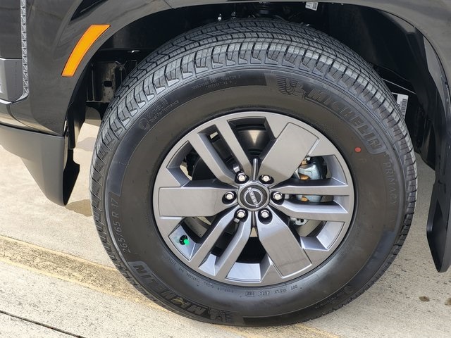 2025 Nissan Frontier SV photo 8