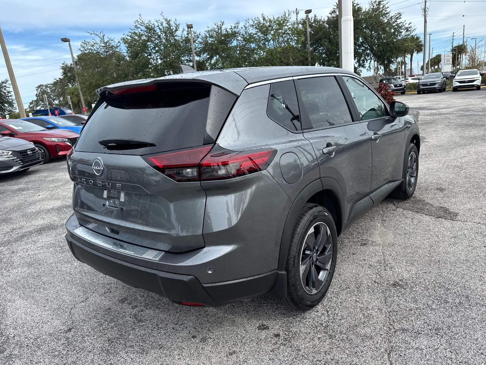 2026 Nissan Rogue SV photo 3