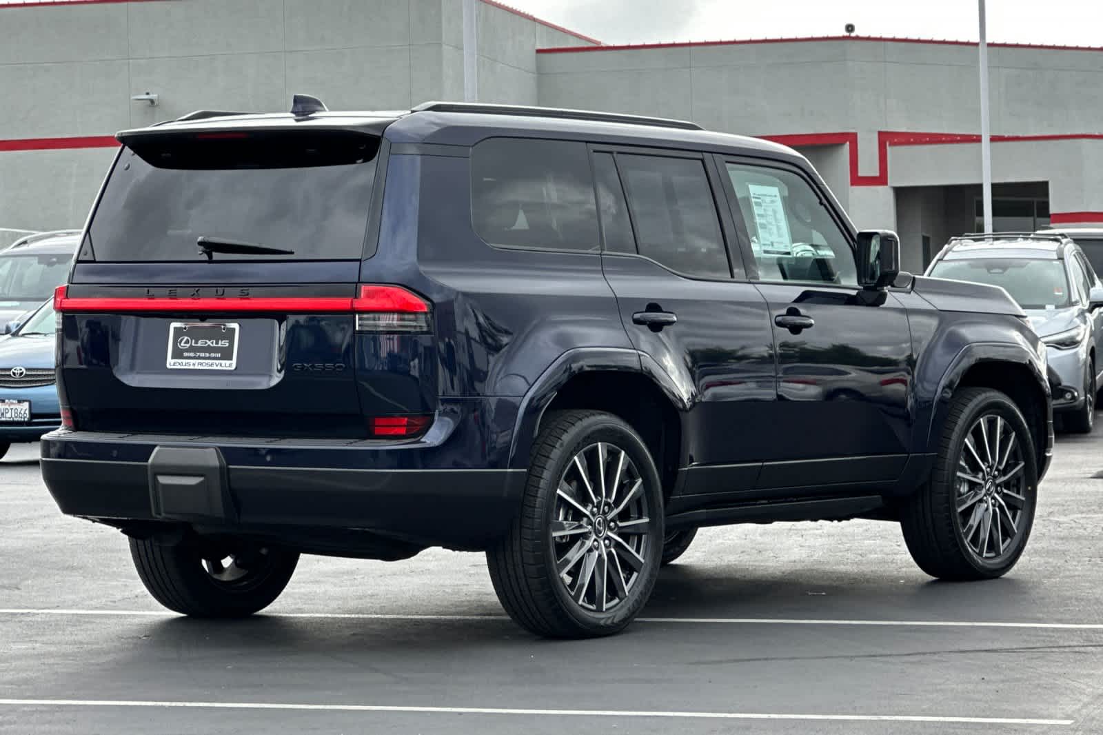 2024 Lexus GX 550 Luxury photo 2