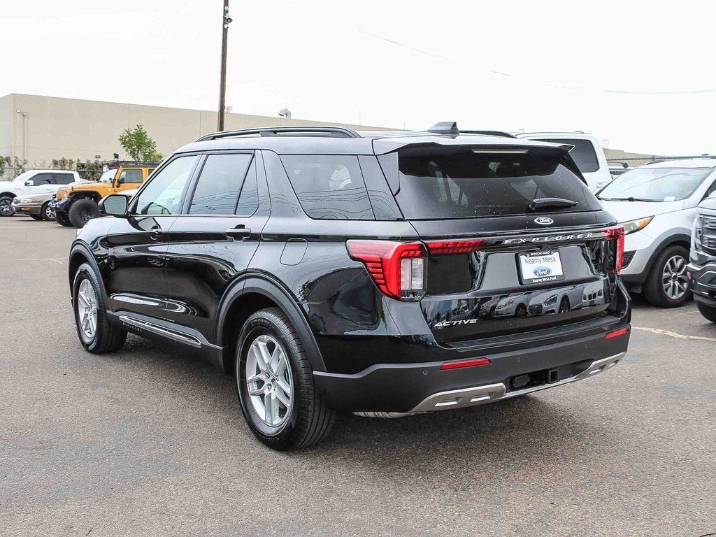 2025 Ford Explorer photo 3