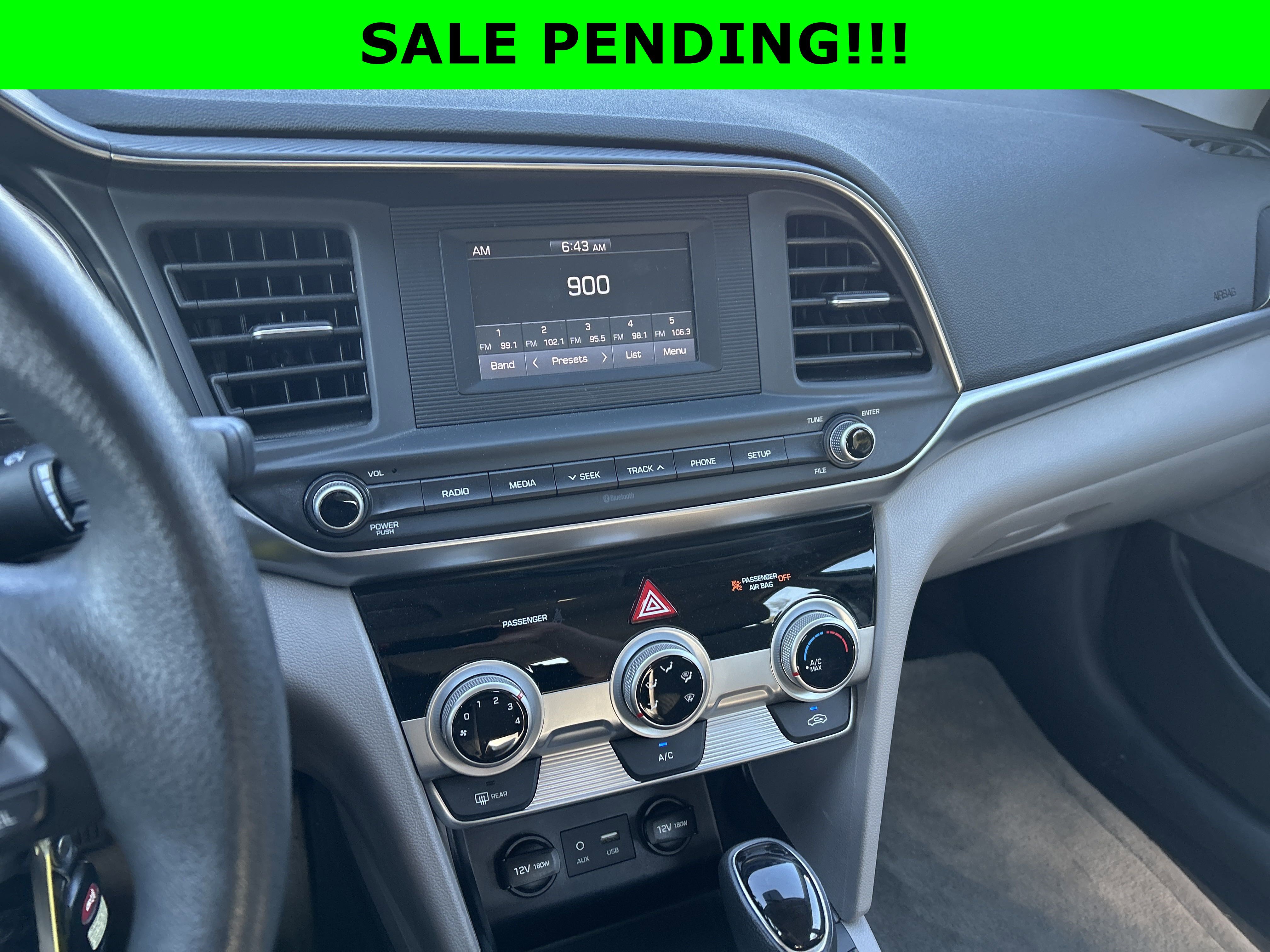 2019 Hyundai Elantra SE photo 3