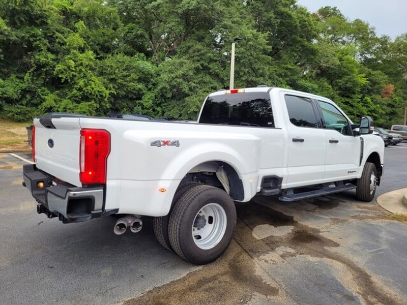 2024 Ford F-350 XLT photo 11