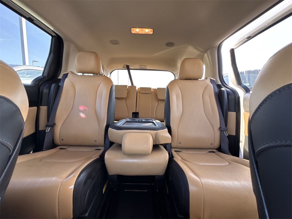 2024 Kia Carnival LX photo 13