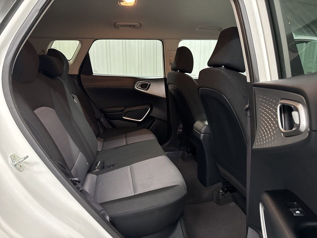 2022 Kia Soul LX photo 27
