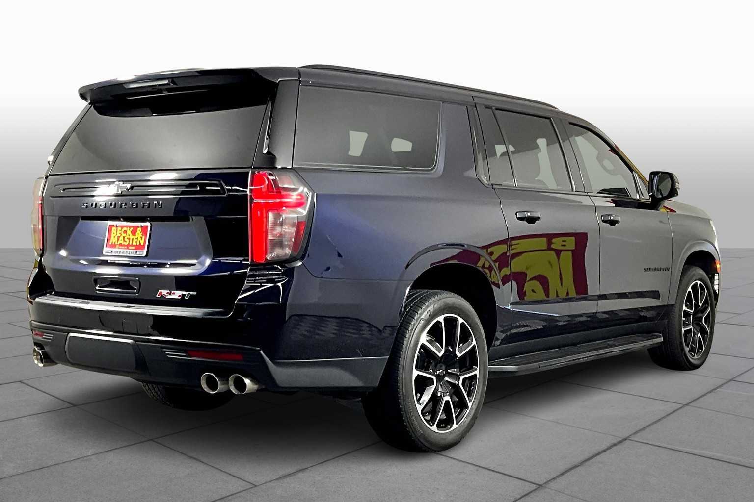 2024 Chevrolet Suburban RST photo 12