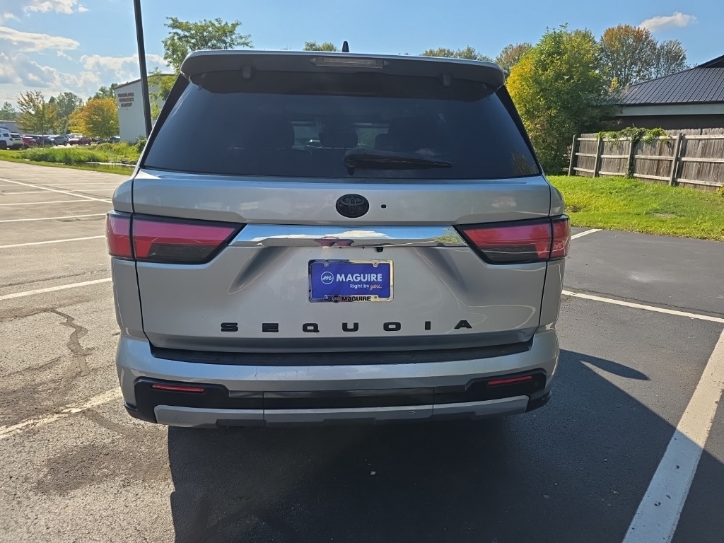 2023 Toyota Sequoia photo 3