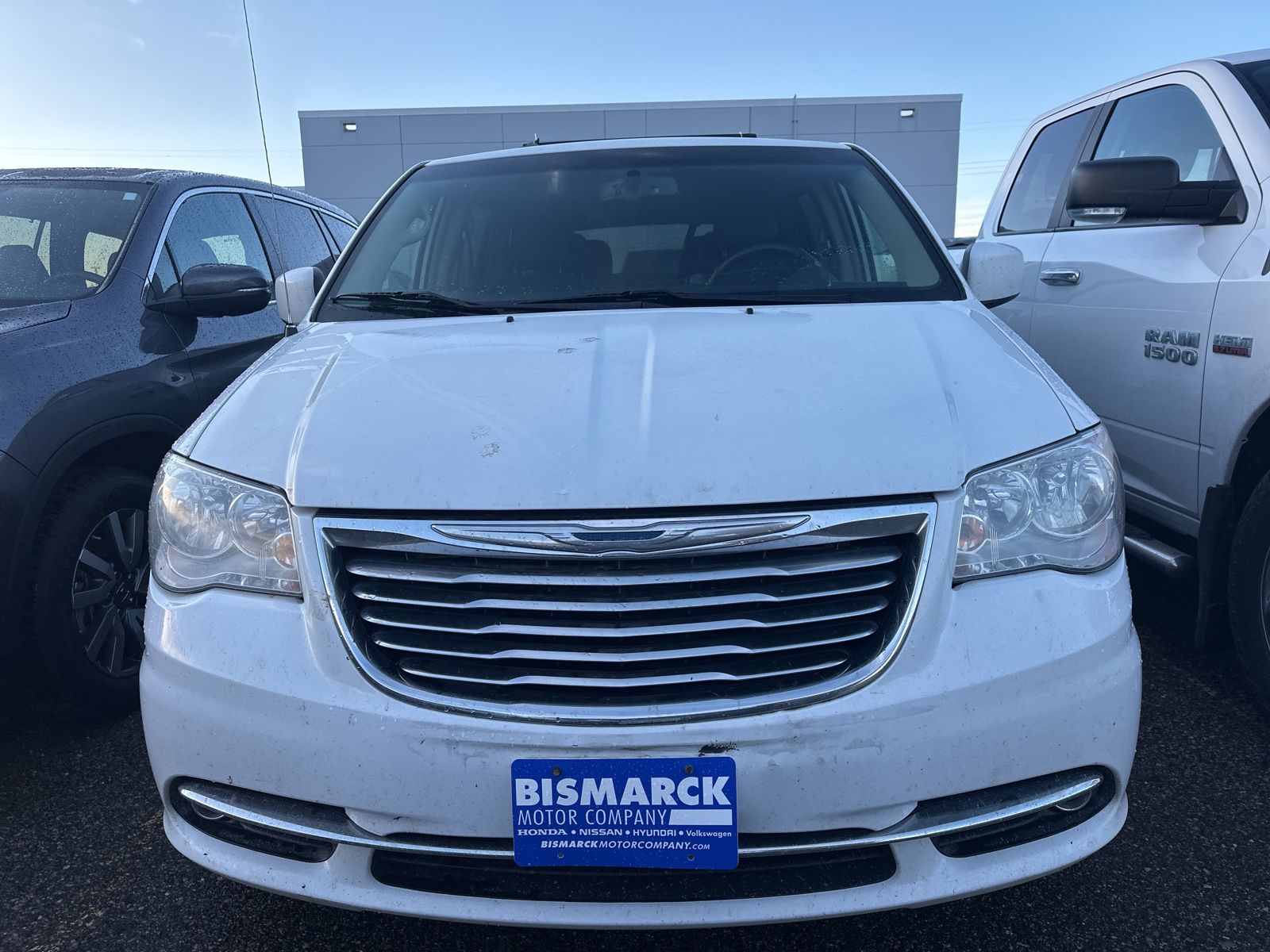 Used 2016 Chrysler Town & Country Touring with VIN 2C4RC1BG2GR290286 for sale in Bismarck, ND