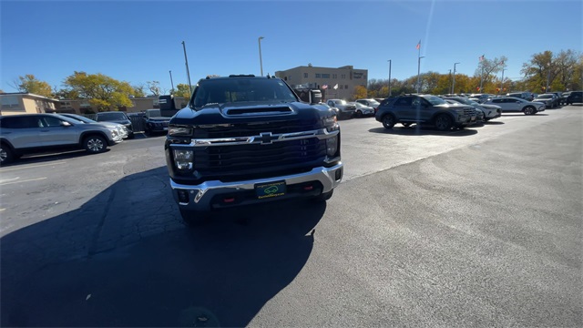 2025 CHEVROLET SILVERADO HD - Image 3