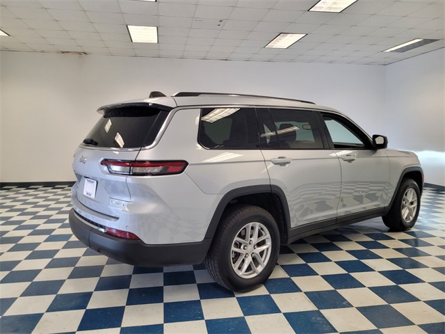 2023 Jeep Grand Cherokee Laredo photo 10