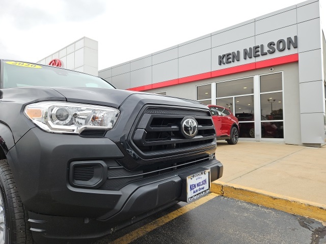 2020 Toyota Tacoma SR photo 3
