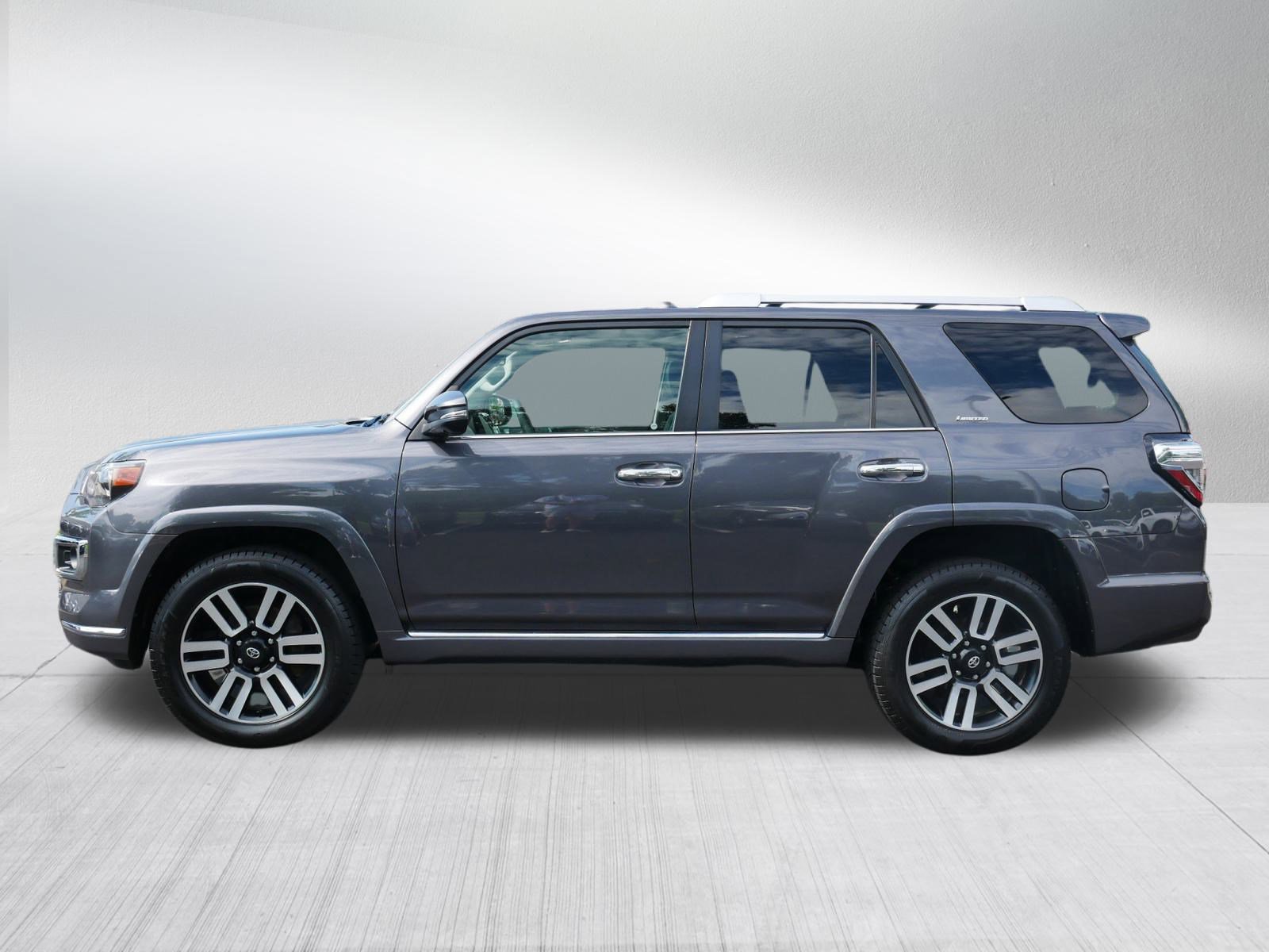 2022 Toyota 4Runner Limited photo 2