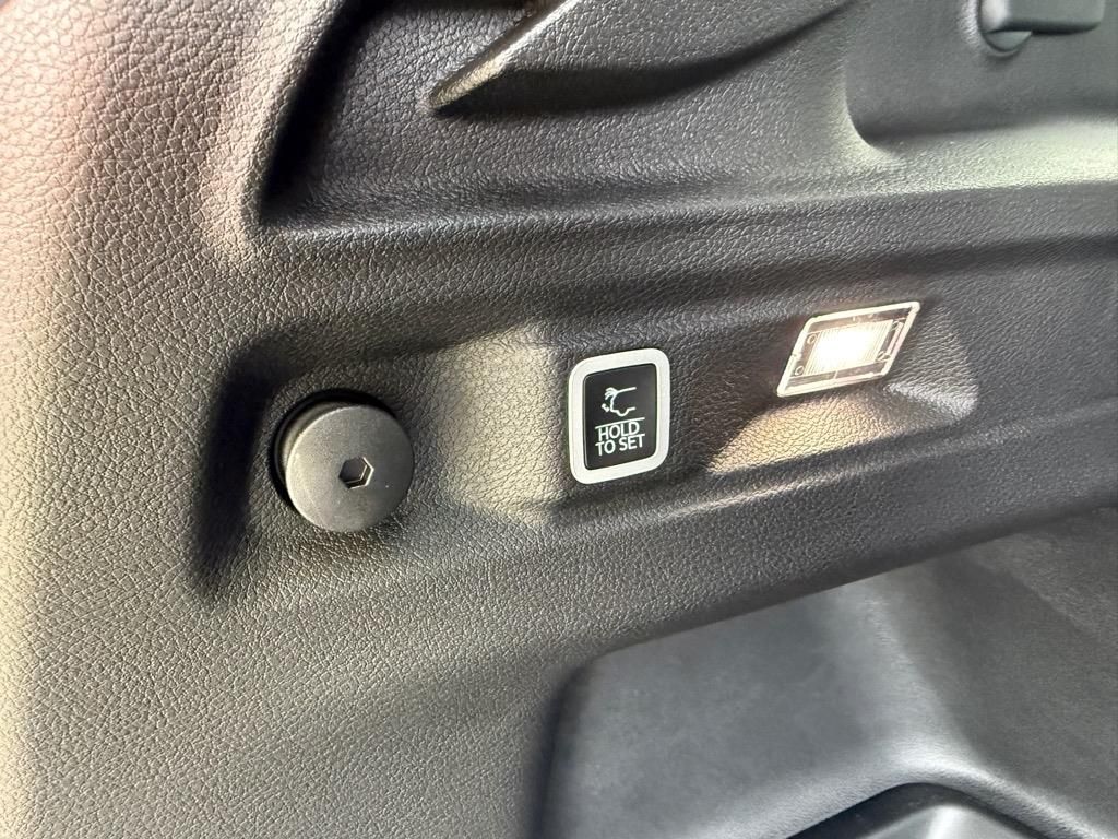 2025 Jeep Grand Cherokee Laredo Altitude photo 24