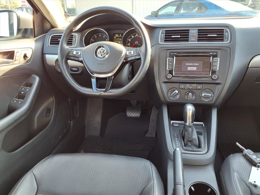 2015 Volkswagen Jetta 1.8T SE photo 2