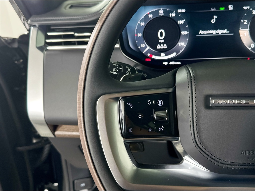 2025 Land Rover Range Rover SE photo 13