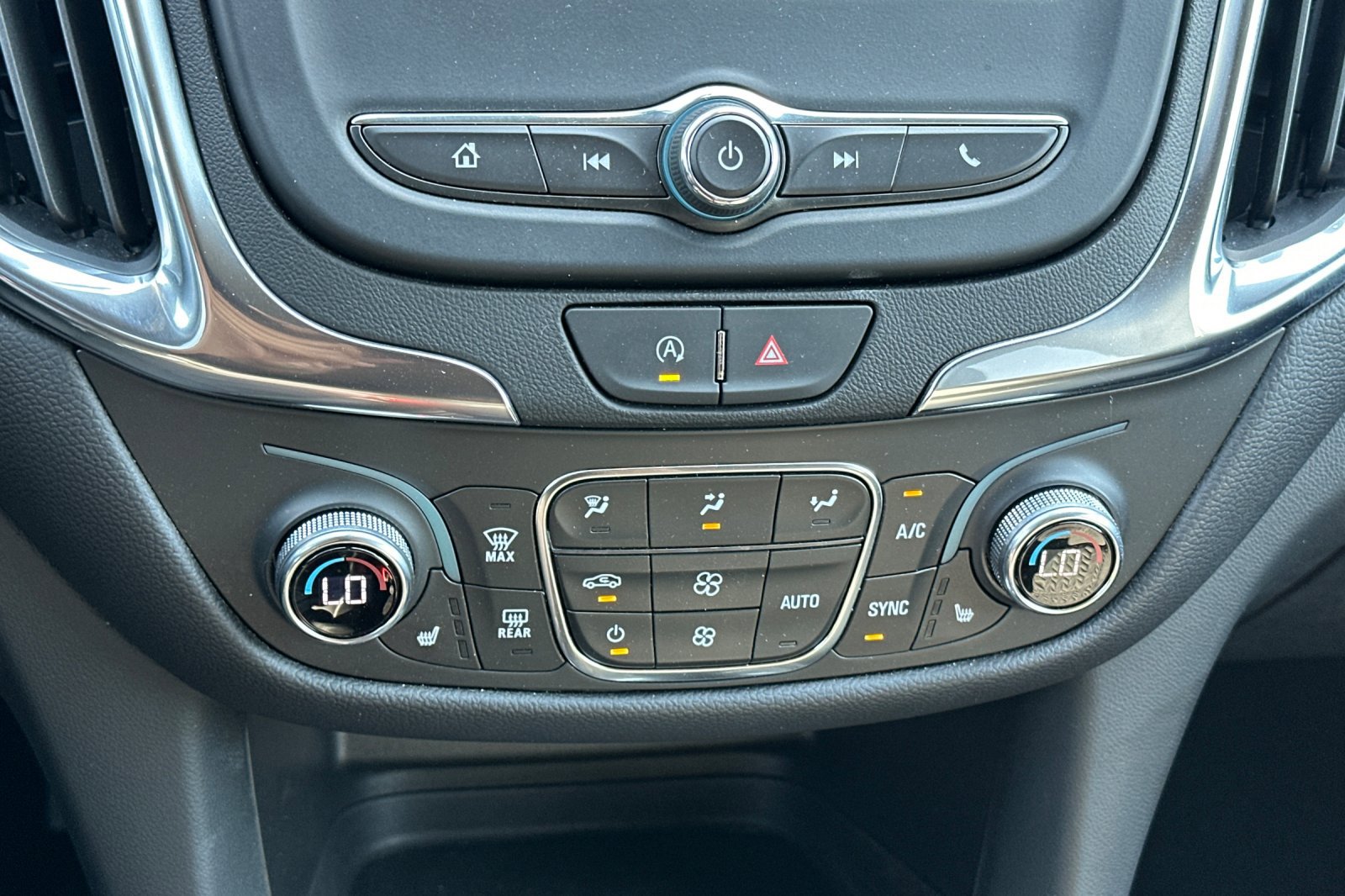 2024 Chevrolet Equinox LT photo 17