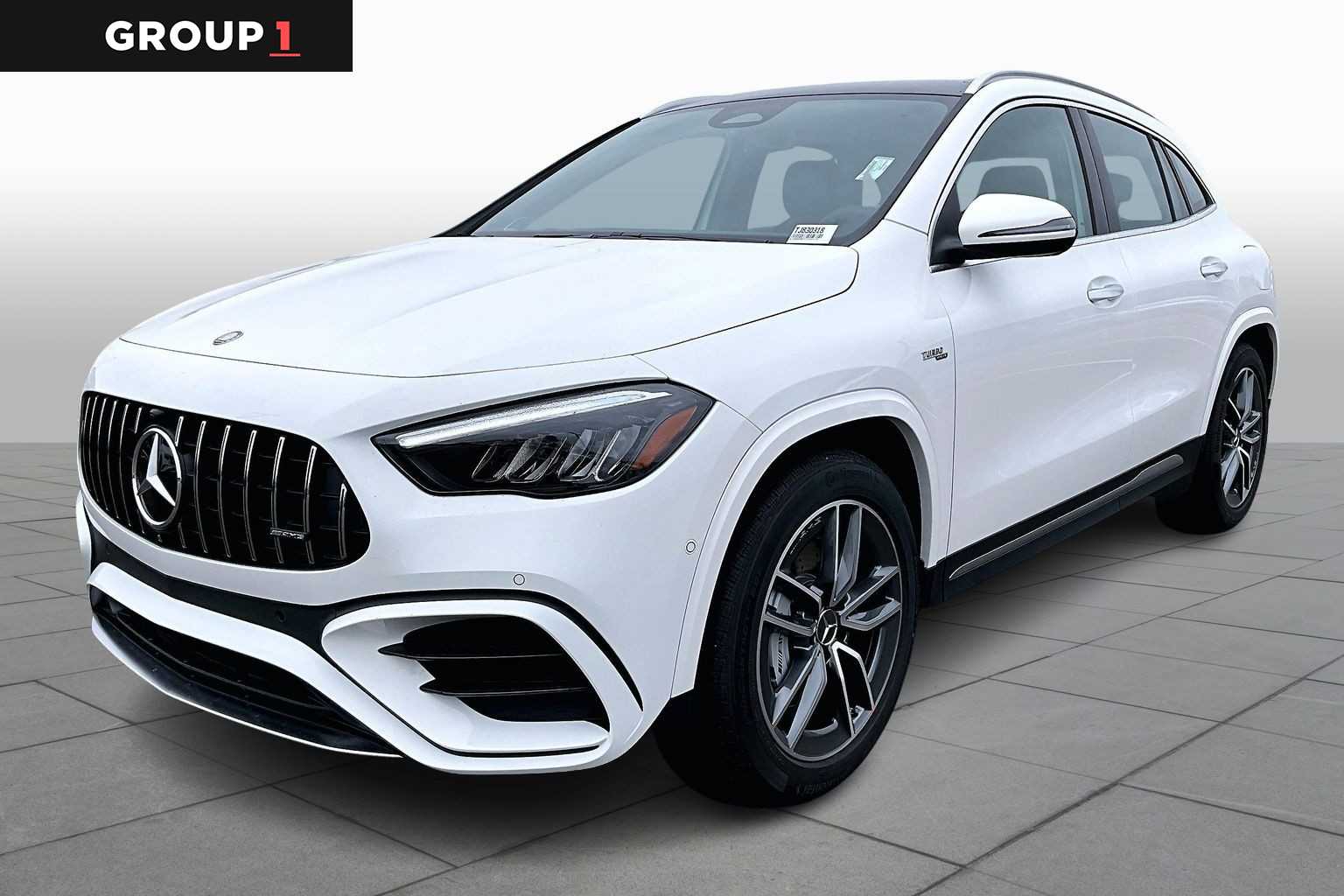 2026 Mercedes-Benz GLA AMG GLA 35's photo