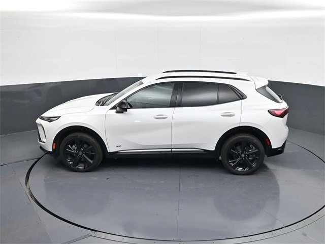 2025 Buick Envision Sport Touring photo 17