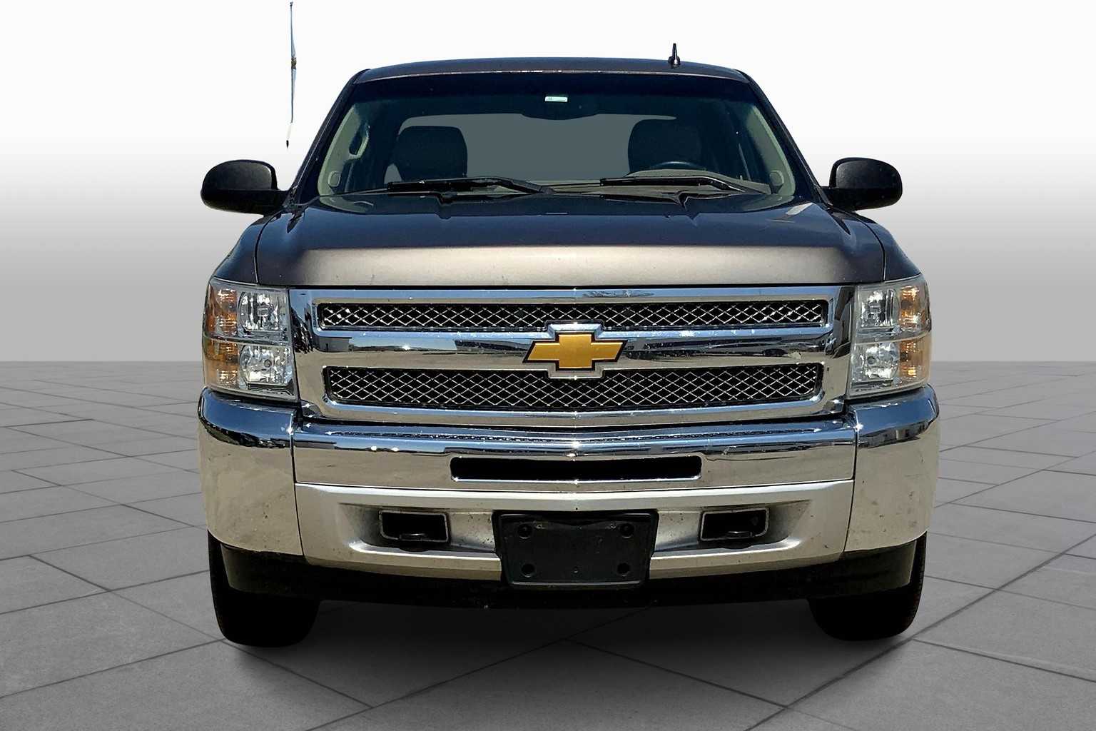 2013 Chevrolet Silverado 1500 LT photo 3