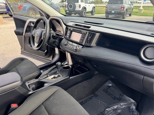 2015 Toyota RAV4 XLE photo 35
